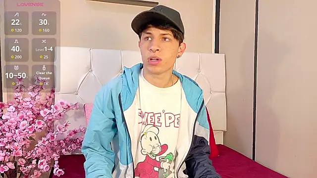 Axel  Evans online show from October 28, 2025, 12:19 pm