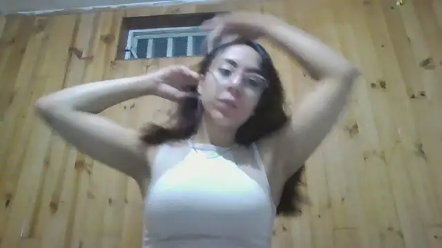 Snapshot of Roselingalvis13 chatting on November 15, 2025, 2:42 am Roselingalvis13 online show from November 15, 2025, 2:42 am