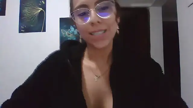 Snapshot of Roselingalvis13 chatting on November 22, 2025, 2:54 am Roselingalvis13 online show from November 22, 2025, 2:54 am