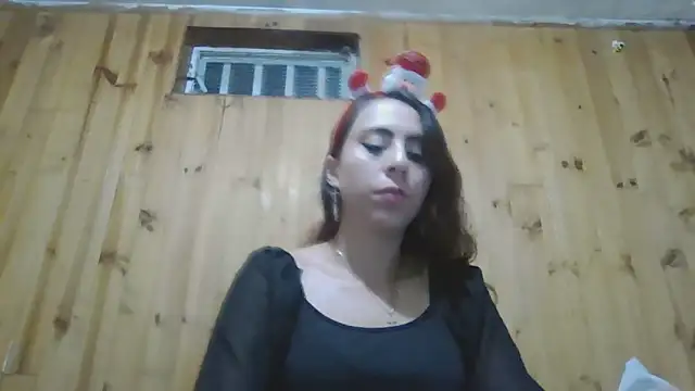 Snapshot of Roselingalvis13 chatting on December 20, 2025, 2:51 am Roselingalvis13 online show from December 20, 2025, 2:51 am