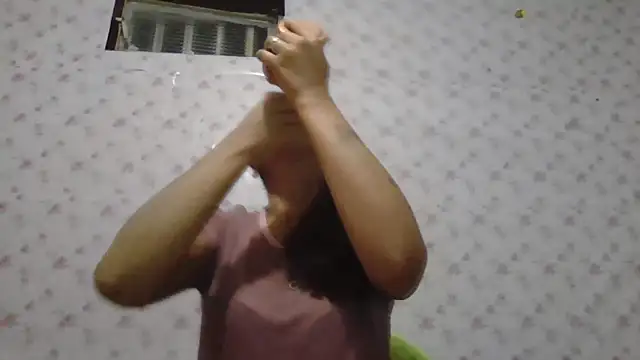 Roselingalvis13 online show from March 7, 2026, 2:52 am