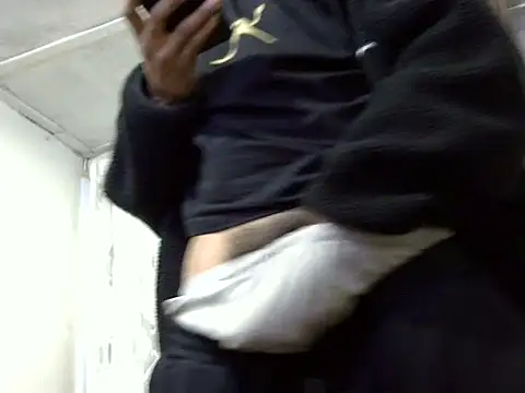 Snapshot of zebba12 chatting on December 4, 2025, 12:47 pm zebba12 online show from December 4, 2025, 12:47 pm