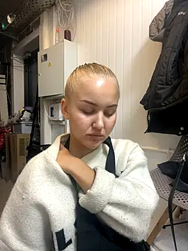 Snapshot of CandyVice chatting on September 20, 2025, 4:41 pm CandyVice online show from September 20, 2025, 4:41 pm