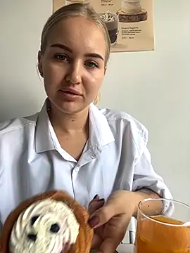 CandyVice online show from November 1, 2025, 8:16 am