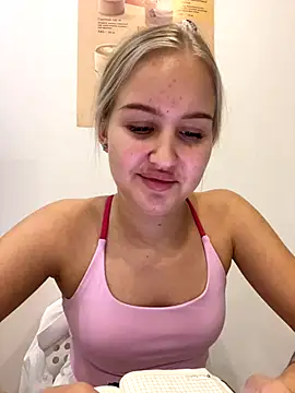 CandyVice online show from November 29, 2025, 5:05 pm