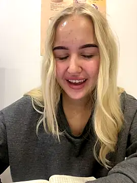 CandyVice online show from December 3, 2025, 5:00 pm