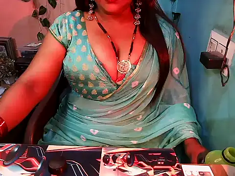 Snapshot of PREETI_BABY chatting on May 4, 2026, 3:52 pm PREETI BABY online show from May 4, 2026, 3:52 pm