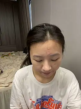 haiyan125216 online show from October 8, 2025, 4:10 am