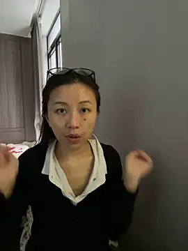 haiyan125216 online show from October 21, 2025, 4:24 am