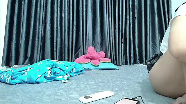 Snapshot of Grass_99 chatting on November 19, 2025, 4:34 am Grass 99 online show from November 19, 2025, 4:34 am