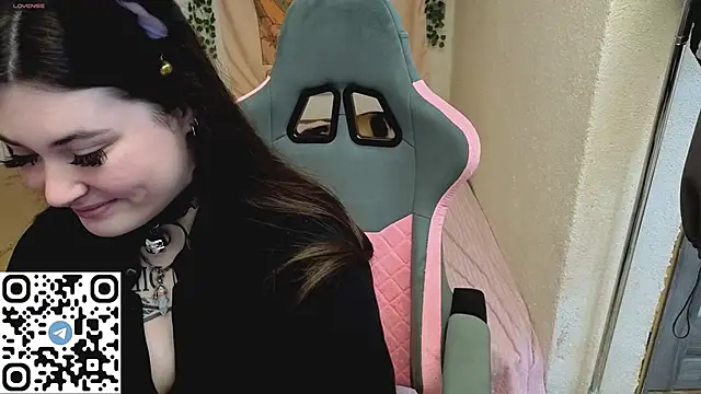 Snapshot of mirana_blade chatting on October 28, 2025, 10:52 am mirana blade online show from October 28, 2025, 10:52 am