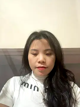 Snapshot of Bella_7777 chatting on October 1, 2025, 1:17 pm Bella 7777 online show from October 1, 2025, 1:17 pm