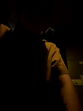 Snapshot of Bella_7777 chatting on October 10, 2025, 4:44 am Bella 7777 online show from October 10, 2025, 4:44 am