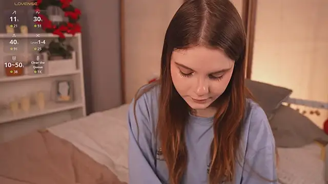 Snapshot of Lu__Lane chatting on December 16, 2025, 9:25 am Lu Lane online show from December 16, 2025, 9:25 am