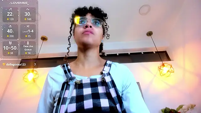 Hanna Cornee  online show from February 14, 2026, 1:08 pm