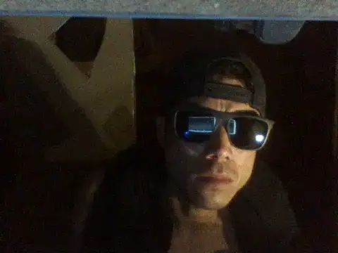 Lunaty00 online show from April 19, 2026, 7:40 am