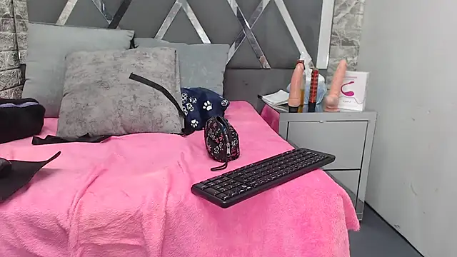 Snapshot of YanetRose chatting on October 27, 2025, 3:10 am YanetRose online show from October 27, 2025, 3:10 am