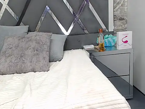 Snapshot of YanetRose chatting on November 15, 2025, 3:37 am YanetRose online show from November 15, 2025, 3:37 am