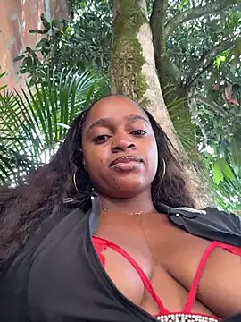 Snapshot of darle_volant chatting on April 19, 2026, 1:32 pm darle volant online show from April 19, 2026, 1:32 pm
