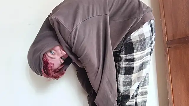 nyxofempusa online show from October 28, 2025, 6:43 pm