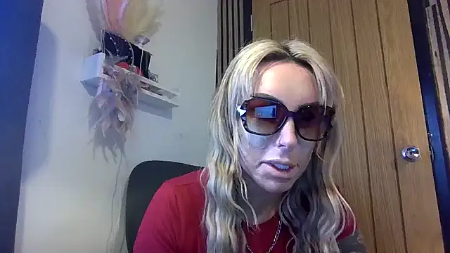 poppyinga1 online show from February 20, 2026, 9:43 am