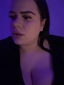 Snapshot of Shellybttn chatting on March 23, 2026, 9:52 pm Shellybttn online show from March 23, 2026, 9:52 pm