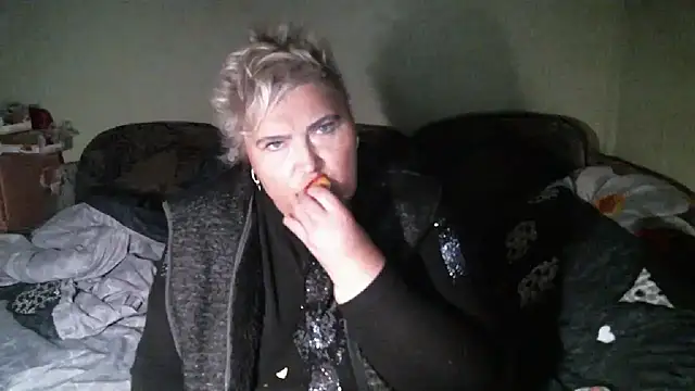 Snapshot of Lana555 chatting on December 14, 2025, 2:44 pm Lana555 online show from December 14, 2025, 2:44 pm