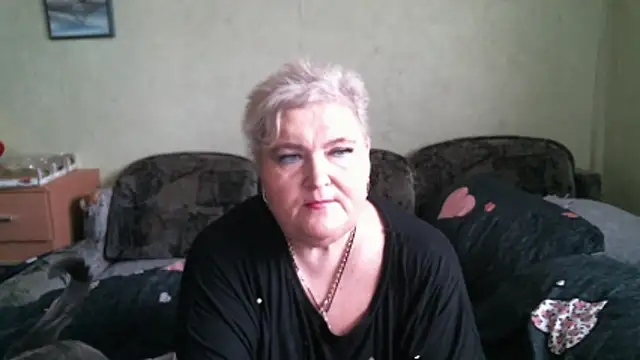 Snapshot of Lana555 chatting on April 8, 2026, 5:18 am Lana555 online show from April 8, 2026, 5:18 am