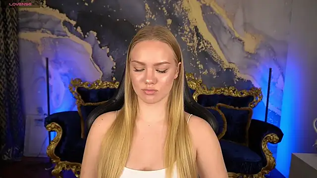 CelesteNoir online show from November 4, 2025, 7:40 am