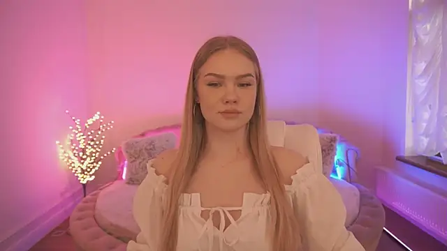 CelesteNoir online show from February 9, 2026, 2:21 pm