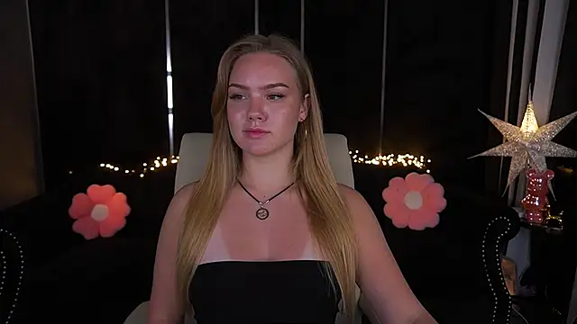 Snapshot of CelesteNoir chatting on May 25, 2026, 6:03 pm CelesteNoir online show from May 25, 2026, 6:03 pm