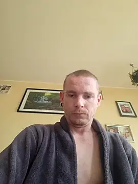 Snapshot of piercingpik chatting on January 8, 2026, 12:40 pm piercingpik online show from January 8, 2026, 12:40 pm