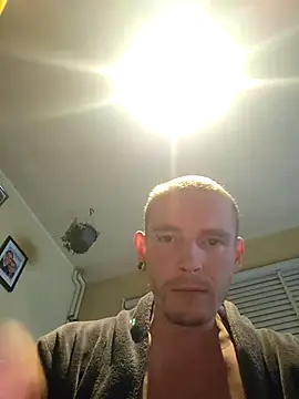 Snapshot of piercingpik chatting on January 9, 2026, 12:46 am piercingpik online show from January 9, 2026, 12:46 am