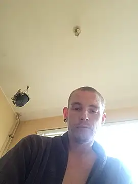 Snapshot of piercingpik chatting on January 10, 2026, 12:40 pm piercingpik online show from January 10, 2026, 12:40 pm