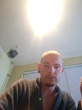 Snapshot of piercingpik chatting on January 14, 2026, 11:53 pm piercingpik online show from January 14, 2026, 11:53 pm