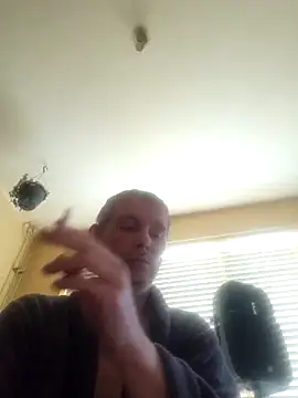 Snapshot of piercingpik chatting on April 30, 2026, 12:11 pm piercingpik online show from April 30, 2026, 12:11 pm