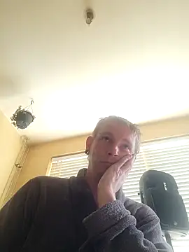 Snapshot of piercingpik chatting on May 14, 2026, 10:11 am piercingpik online show from May 14, 2026, 10:11 am