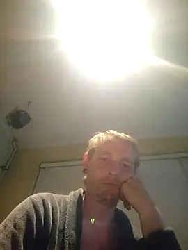 Snapshot of piercingpik chatting on May 21, 2026, 9:00 pm piercingpik online show from May 21, 2026, 9:00 pm