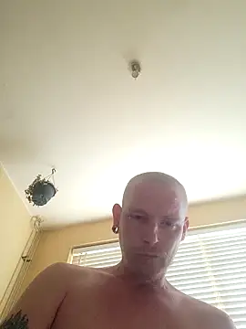 Snapshot of piercingpik chatting on June 2, 2026, 1:35 pm piercingpik online show from June 2, 2026, 1:35 pm