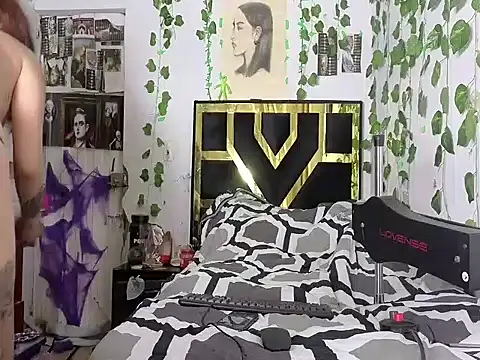 lucywhite13 online show from December 19, 2025, 4:08 am