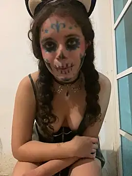 Snapshot of Lucy_YupiSweet chatting on November 1, 2025, 8:49 am Lucy YupiSweet online show from November 1, 2025, 8:49 am