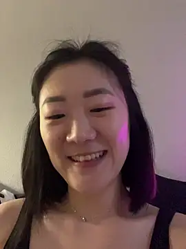 Snapshot of AikoYamada chatting on October 28, 2025, 6:17 am AikoYamada online show from October 28, 2025, 6:17 am