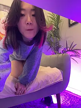 Snapshot of AikoYamada chatting on November 4, 2025, 6:45 am AikoYamada online show from November 4, 2025, 6:45 am