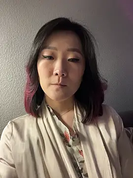 Snapshot of AikoYamada chatting on November 9, 2025, 6:23 am AikoYamada online show from November 9, 2025, 6:23 am