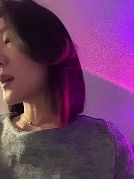 Snapshot of AikoYamada chatting on November 11, 2025, 5:51 am AikoYamada online show from November 11, 2025, 5:51 am