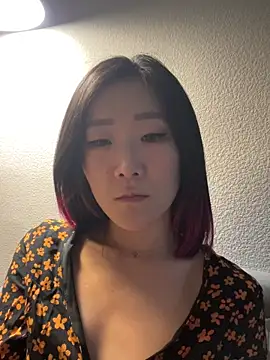 Snapshot of AikoYamada chatting on November 21, 2025, 6:34 am AikoYamada online show from November 21, 2025, 6:34 am