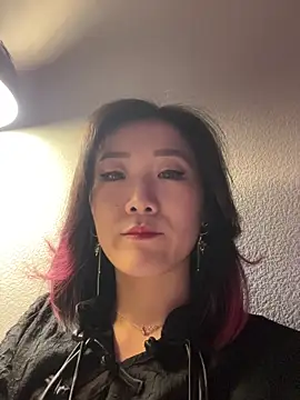 Snapshot of AikoYamada chatting on November 30, 2025, 6:28 am AikoYamada online show from November 30, 2025, 6:28 am