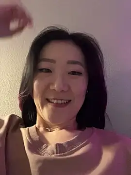 Snapshot of AikoYamada chatting on December 1, 2025, 7:35 am AikoYamada online show from December 1, 2025, 7:35 am