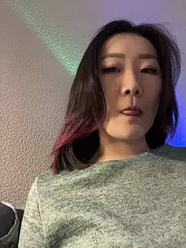 Snapshot of AikoYamada chatting on December 5, 2025, 7:17 am AikoYamada online show from December 5, 2025, 7:17 am