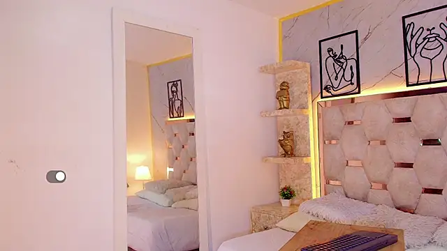 Snapshot of Valentina_Shine chatting on June 5, 2026, 3:40 pm Valentina Shine online show from June 5, 2026, 3:40 pm